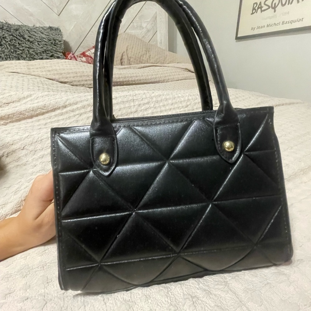 Chic Black Geometric Hand Bag